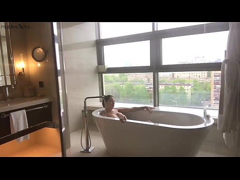 ❤️ Una nena tremenda masturbant-se apassionadament el cony al bany ❤❌ Vídeo de merda al ca.sexafinkarasskaz.ru ☑