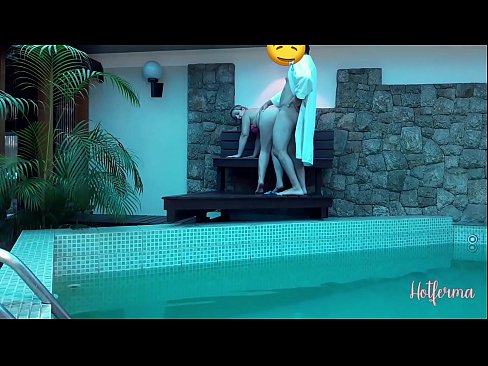 ❤️ El cap convida la criada a la piscina, però no va poder resistir-se a una calor ❤❌ Vídeo de merda al ca.sexafinkarasskaz.ru ☑